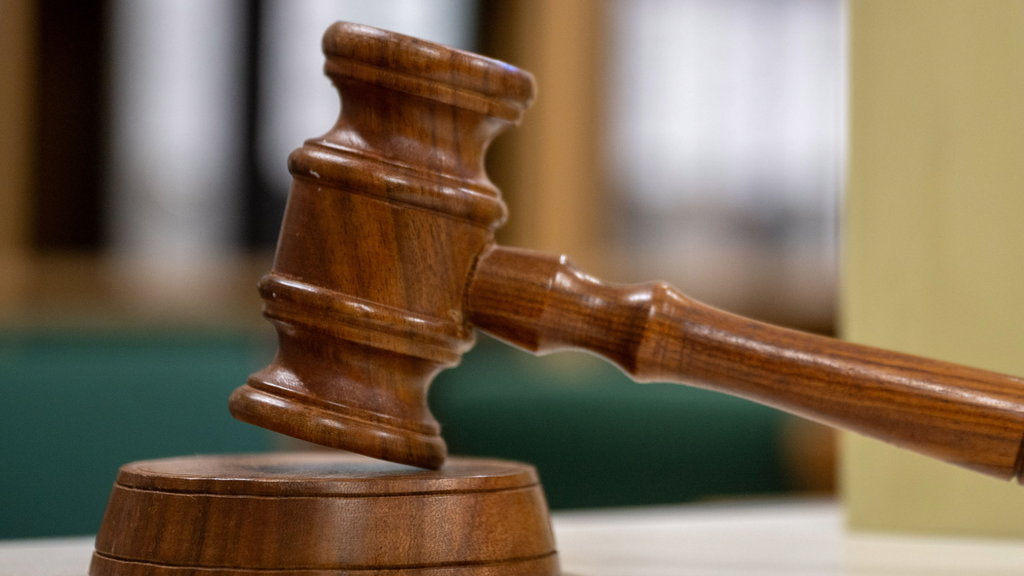 Judge sets bail at $200,000 for sex offender accused of posing as teen at Maple Grove school — WCCO / CBS Minnesota, Fridley Schools news