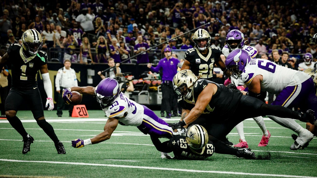 Jefferson, Jones, Murray all produce to help the unbeaten Vikings top Saints 23-13 โ WCCO / CBS Minnesota, Fridley Sports news