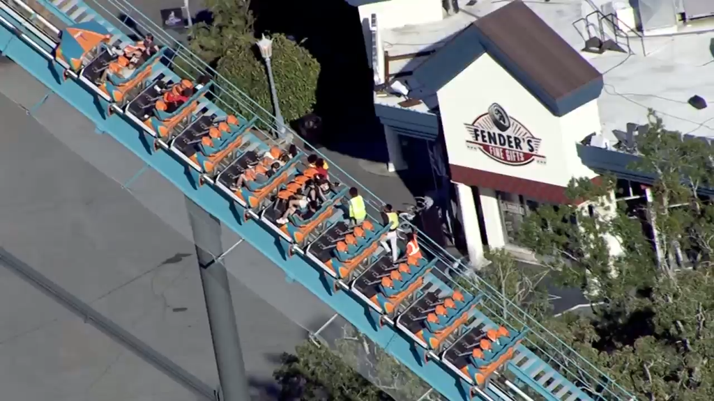 Man dies in fall from Six Flags Over Georgia roller coaster, several injured, police and witnesses say — WCCO / CBS Minnesota, Fridley Real Estate news