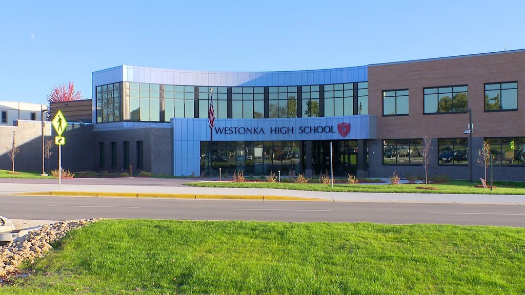 Westonka schools develop AI policymaking group to prepare for evolving technology — WCCO / CBS Minnesota, Fridley Technology news