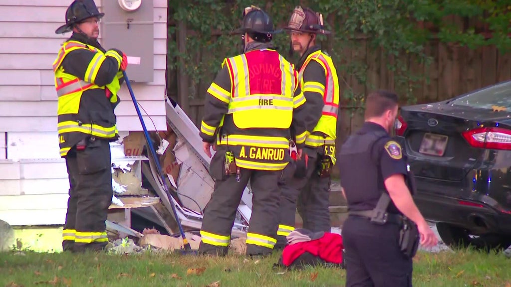 Man blew through Bloomington stop sign, hit car, which then struck home, police say — WCCO / CBS Minnesota, Fridley Community news