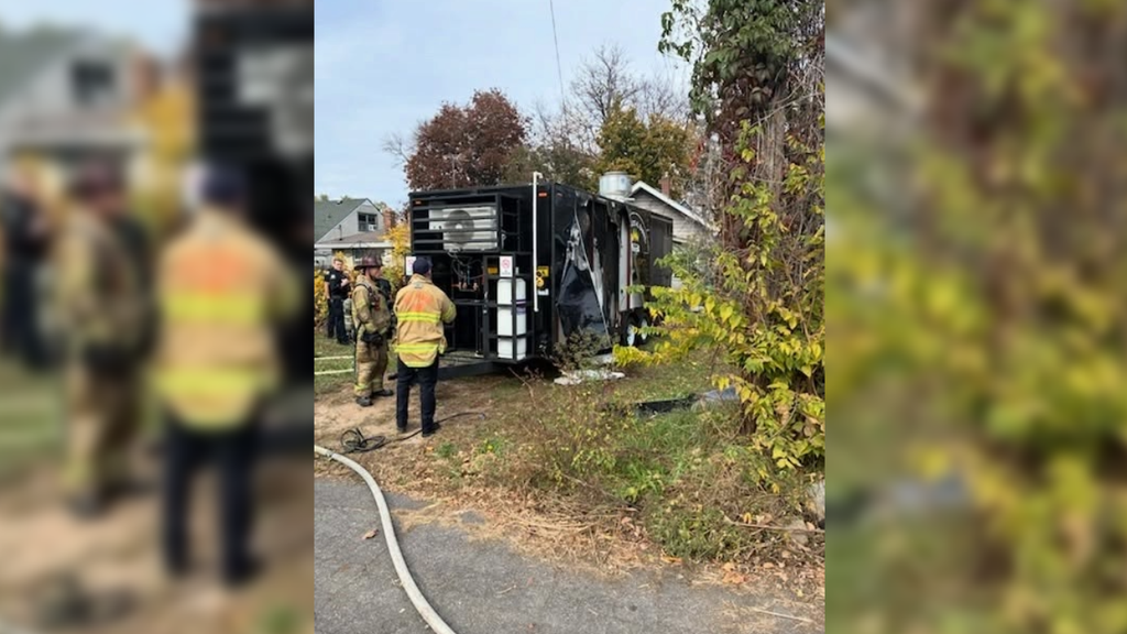 3 adults hospitalized after fire at food truck on St. Paul's east side — WCCO / CBS Minnesota, Fridley Dining news