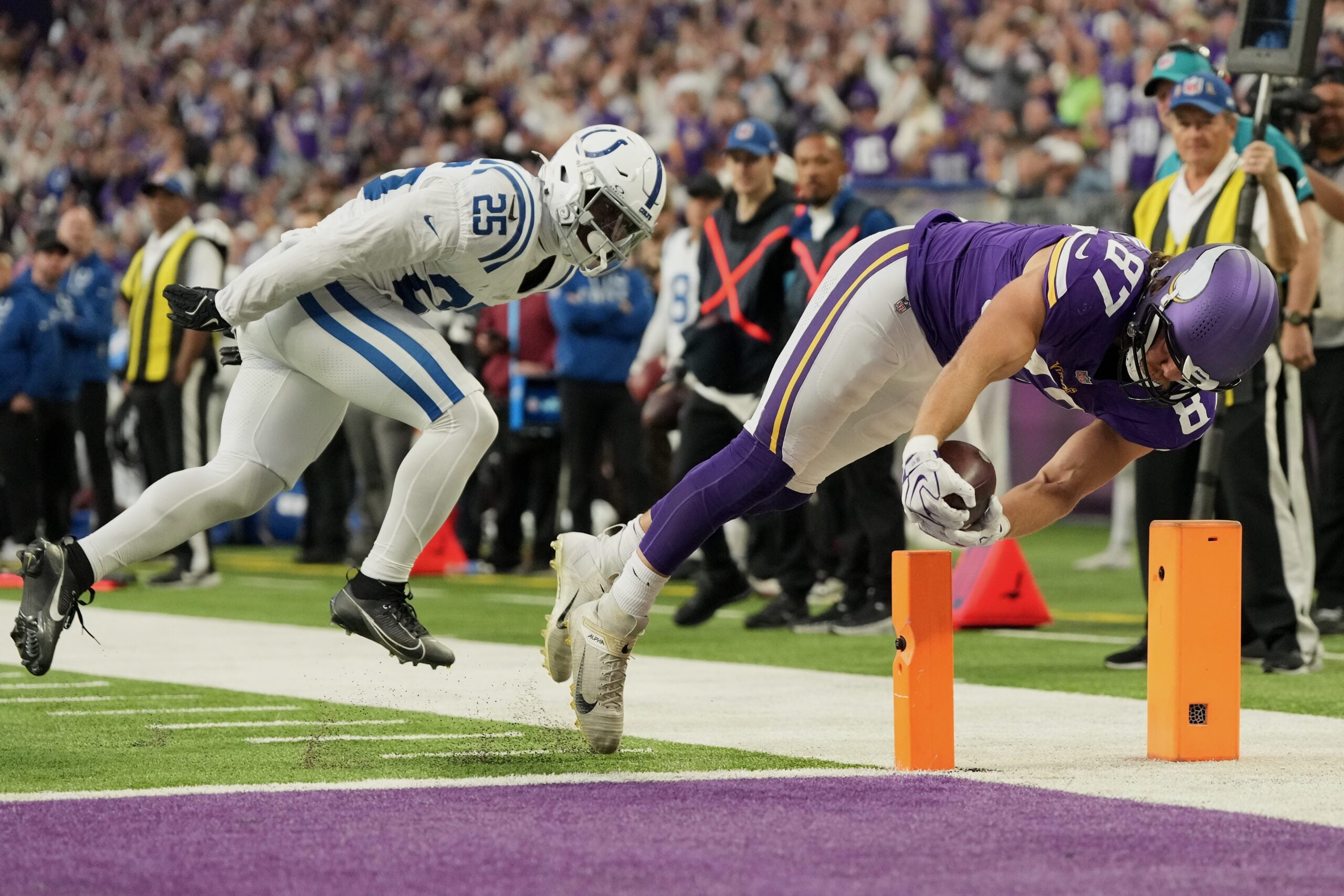 Vikings defense clamps down on Daniel Jones and the Colts for a 16-10 victory to stay undefeated — KSTP 5, Fridley Arts news