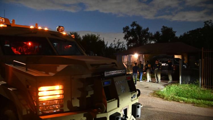 FBI, SWAT conducting operations at multiple Houston-area locations — KHOU 11 (Houston), Fridley Sports news