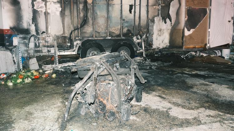 'I'm going back' | East Sixth Street food truck owner recovering after generator explosion burns trailer — KVUE (Austin), Fridley Dining news